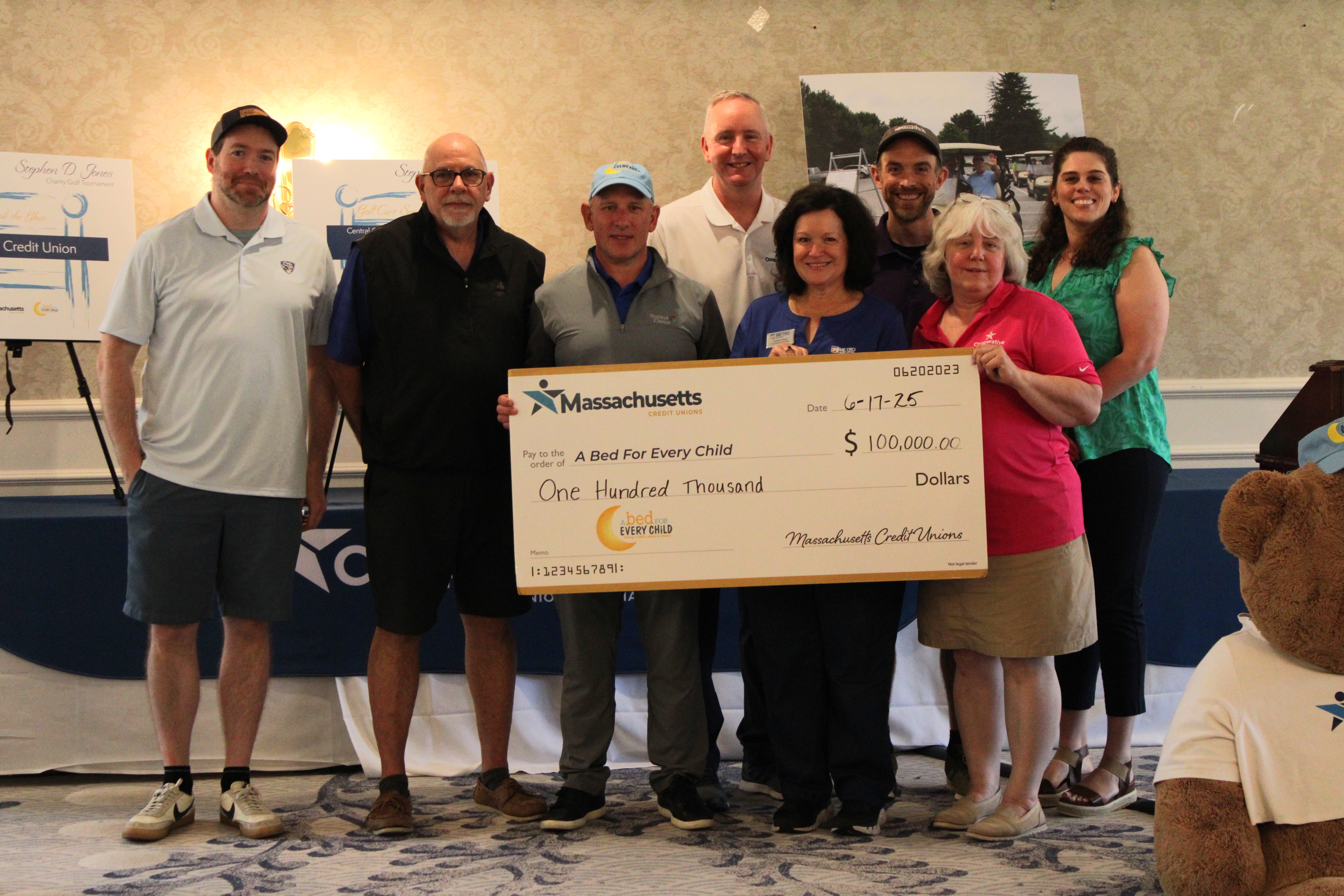 Check presentation photo