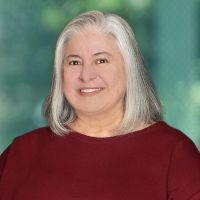 headshot of Lynn Weinstein